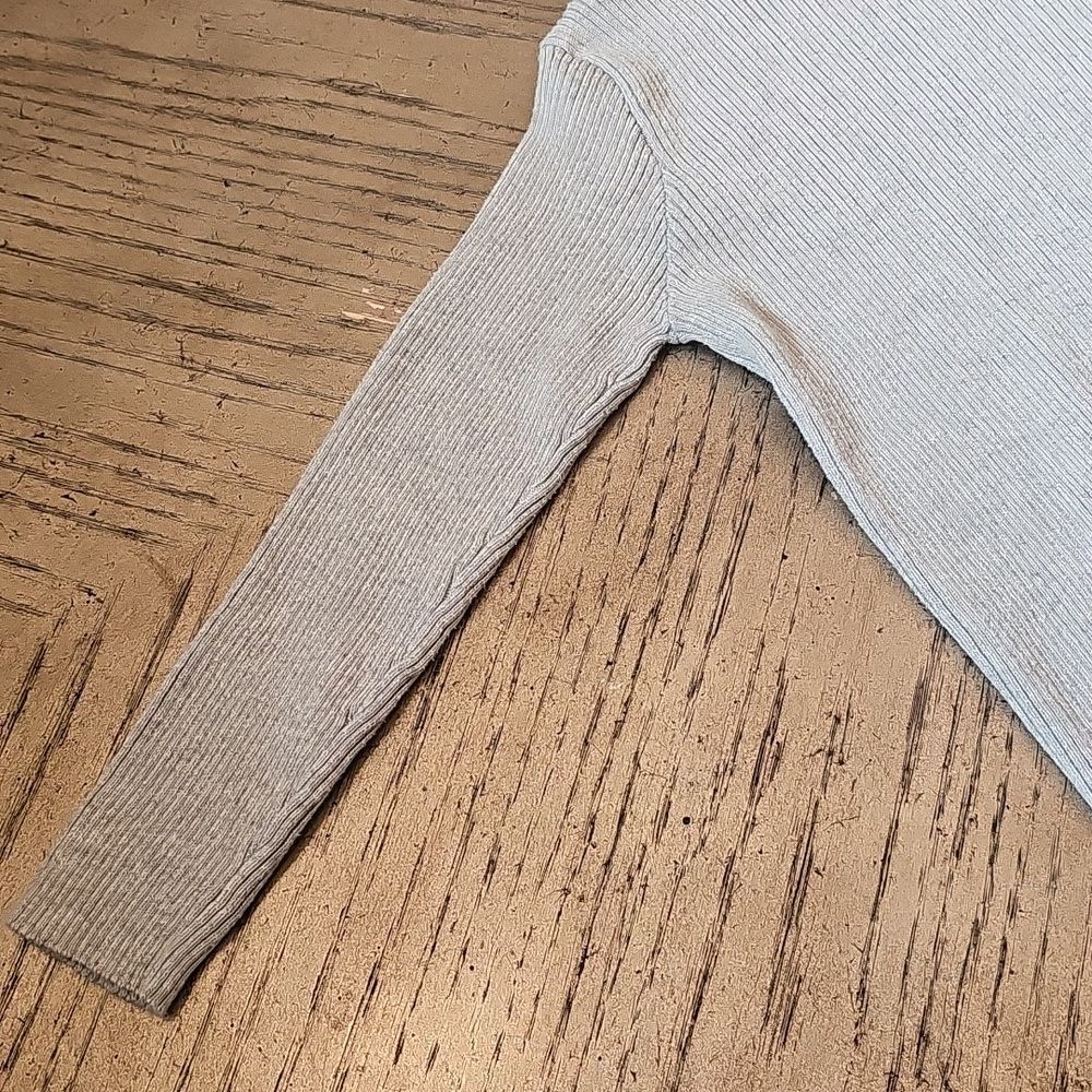 Light Gray Ribbed Turtleneck 3T - Picture 2 of 6